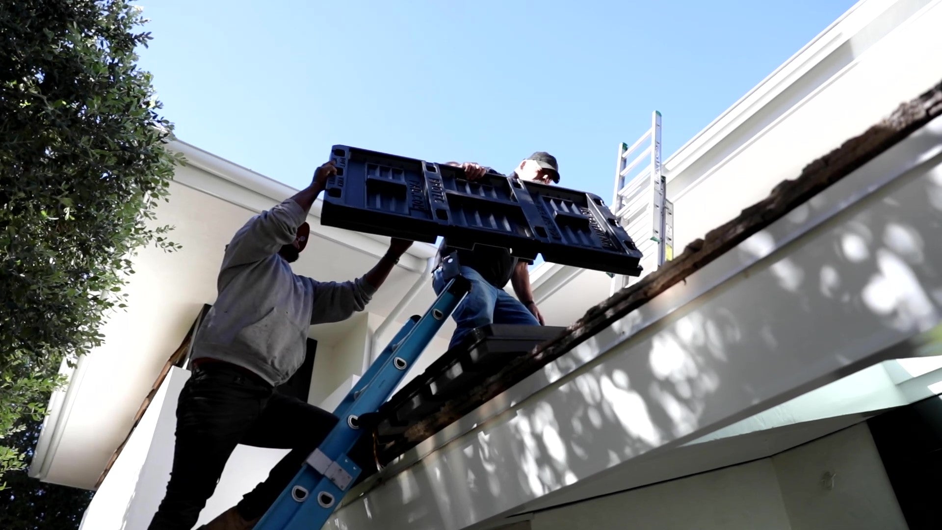 The RoofSmart Pads Is A Tool Intended For Anyone That Goes Up And Works On A Roof. RoofSmart Pads Help Prevent Damages And Injuries When Working On A Roof, They Serve As Roof Walkways And Workstations.